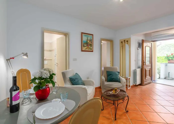 In With One-bedroom 28