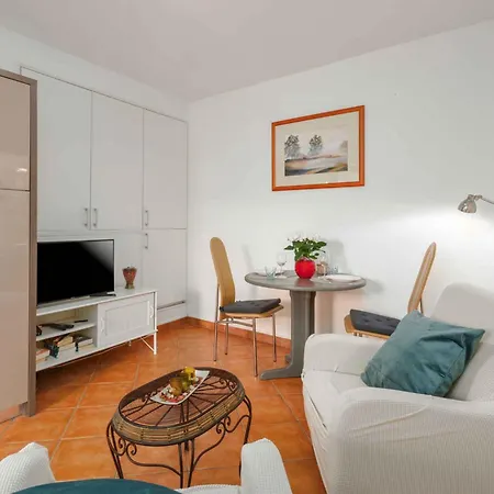 In With One-bedroom 28 Apartment