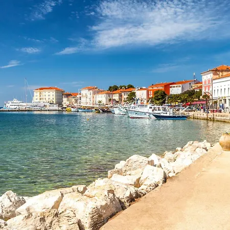 In With One-bedroom 28 *